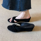 Black / 35